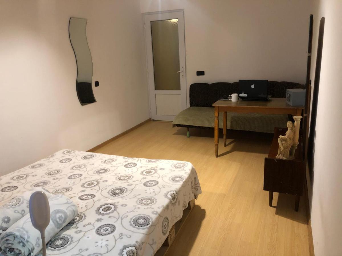 4 Friends Hostel Єреван Екстер'єр фото