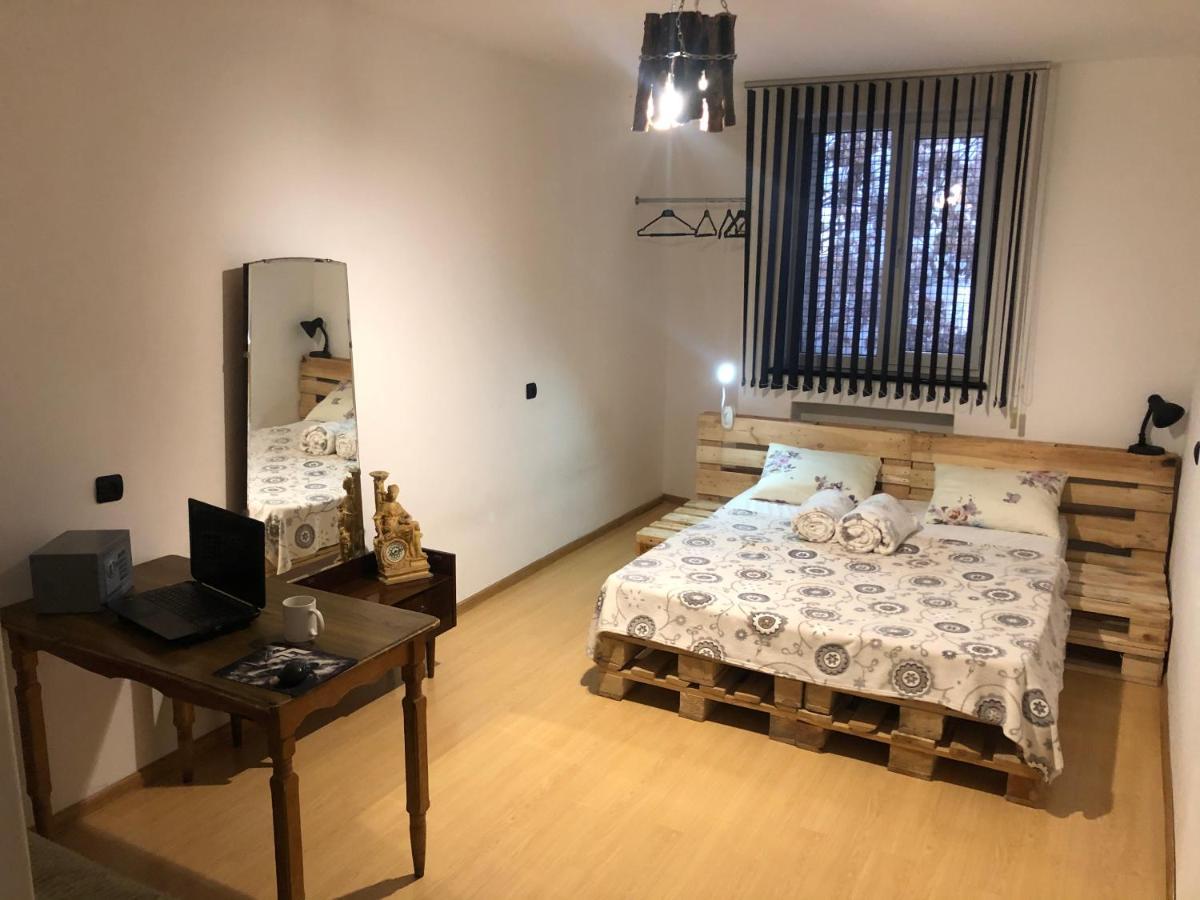 4 Friends Hostel Єреван Екстер'єр фото