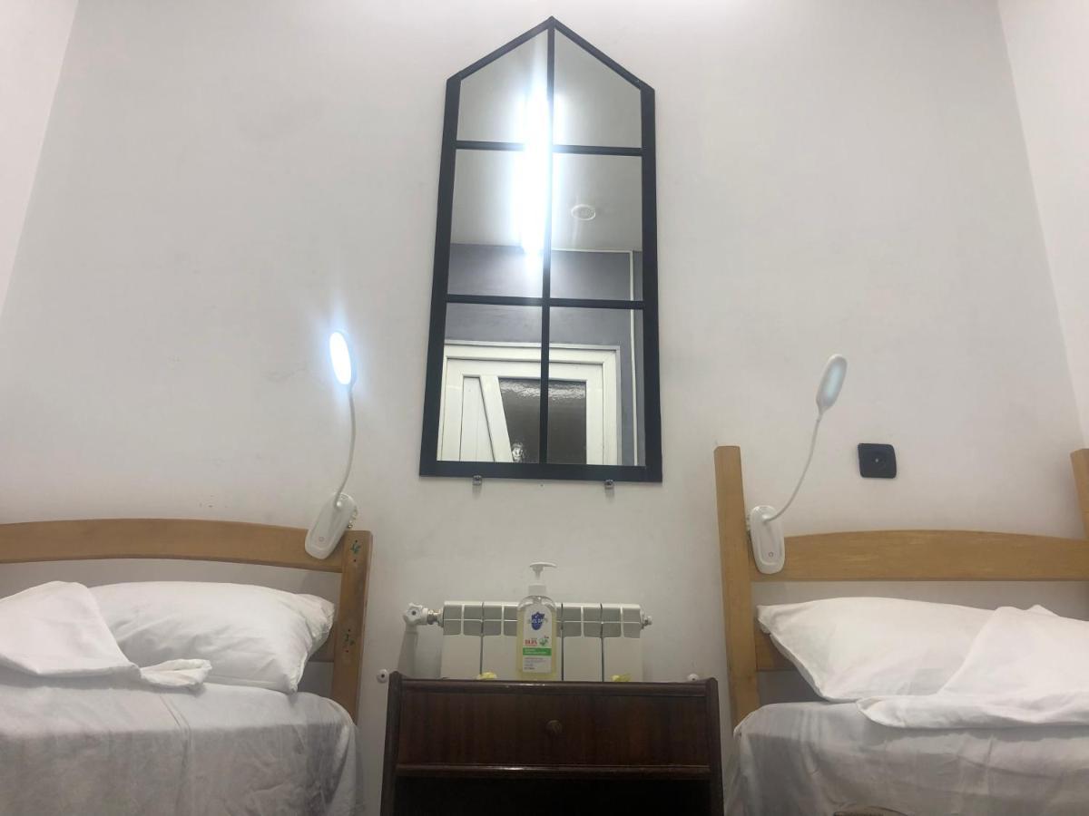 4 Friends Hostel Єреван Екстер'єр фото