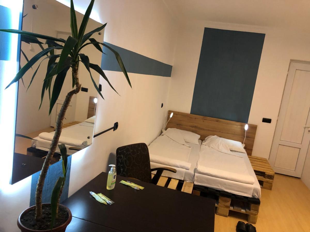 4 Friends Hostel Єреван Екстер'єр фото