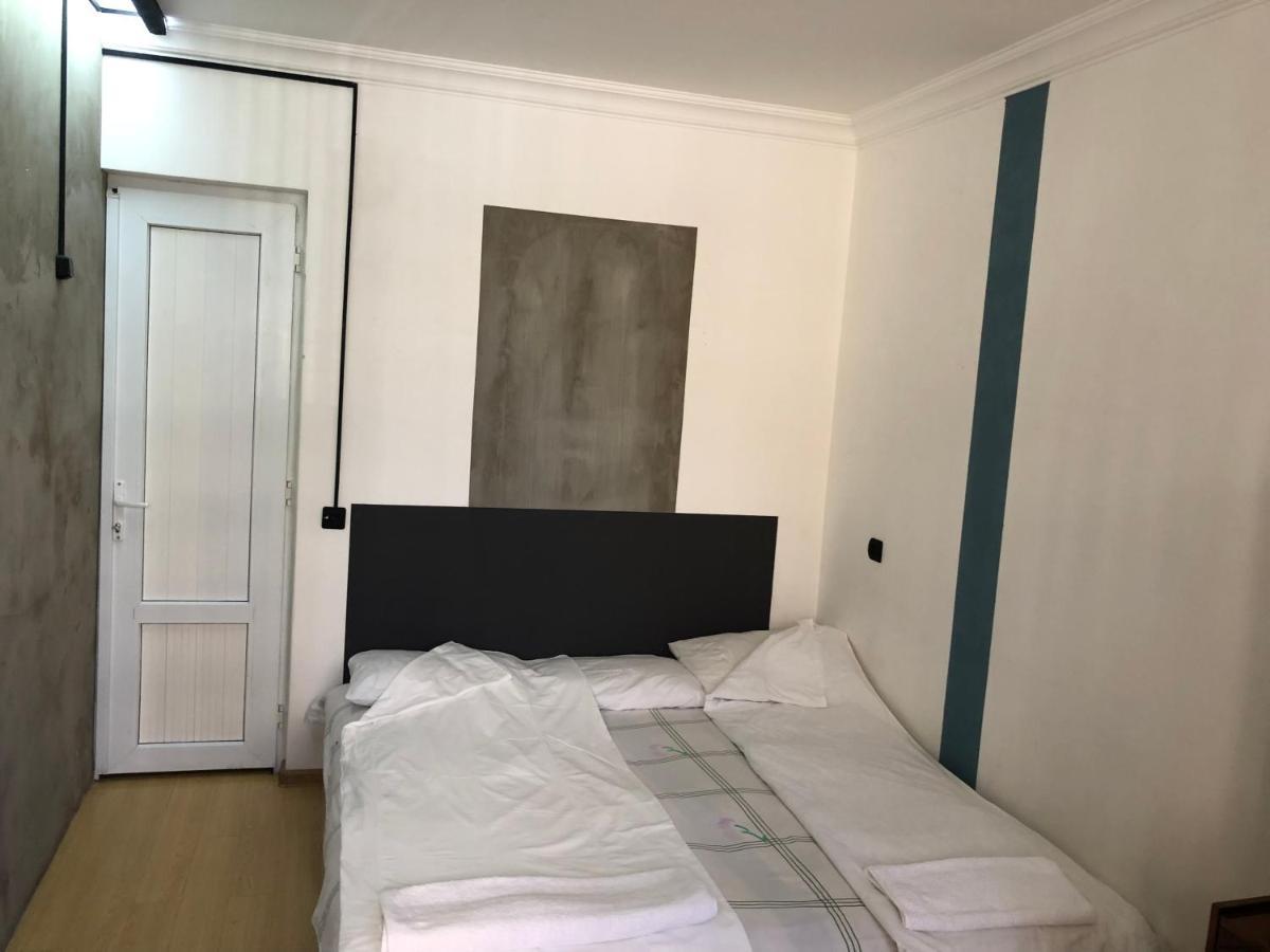 4 Friends Hostel Єреван Екстер'єр фото